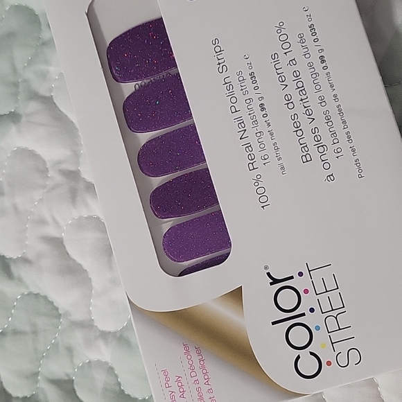 Color street 1 in 4 - Picture 1 of 3